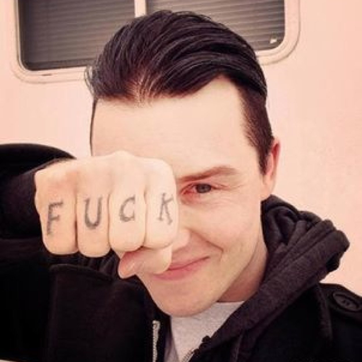 Don't get too close it's dark inside. || OTP : #Gallavich & #Klaine. || French || Second compte || ♀ ♀