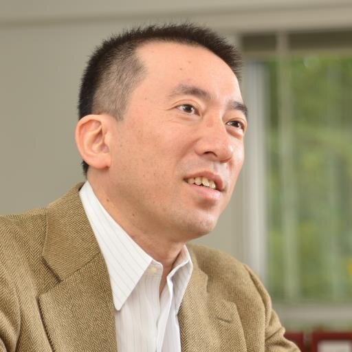 ｅスポーツコミュニケーションズ会長、東京都eスポーツ連合会長、日本eスポーツ学会事務局長、中央大学/日本経済大学講師、尚美学園大学客員教授、野田鎌田学園横浜高等専修学校講師。「続・eスポーツ地方創生」「eスポーツを活用した企画の作り方」（白夜書房）他