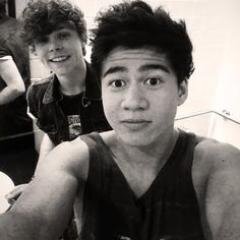 ❉ ♡ Per-Fect boys only exist in BANDS | My Brain: 101% FanGurl | 101% Punk Rock | Ask 4 FBacK!! ♡ ❉