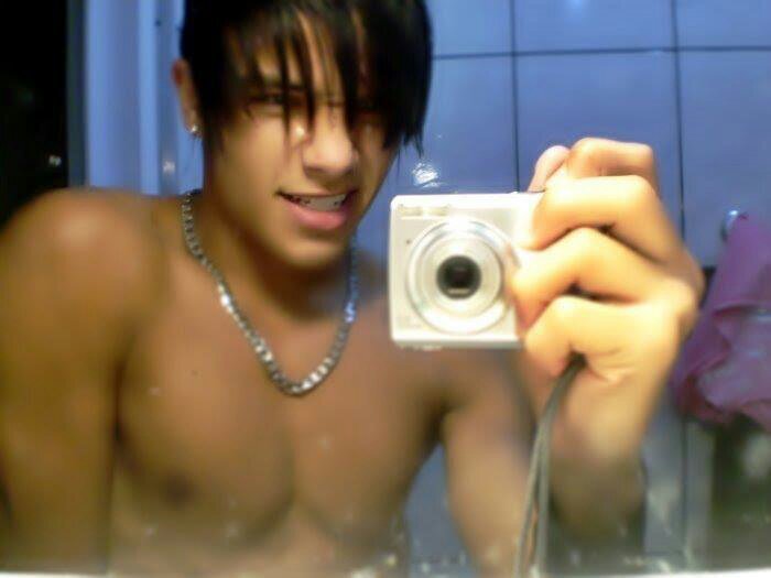 █ saudades enorme do passado, dos amigos, das curtições, do Orkut... O tempo passou e nesse meio tempo as pessoas foram ficando pra trás. Afff 🤐😟😭