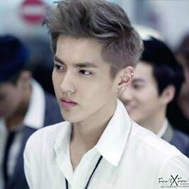 yiryeonshi's profile picture. listening kpop,rap,dance