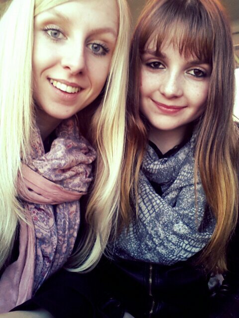 Dushii. je bent mn liefste vriendinnetje!                  Kusssss Elinaa 3                         	   			            Allerbeste vriendinnetje Corina!