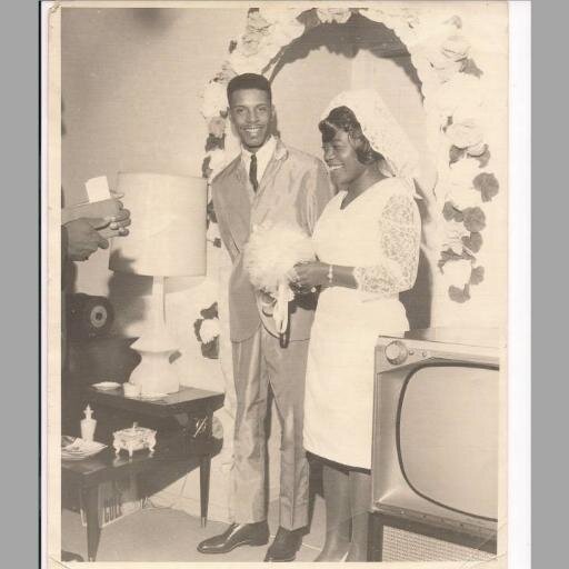 Str8Genius's profile picture. Mom's and Pop's Rest in Peace.