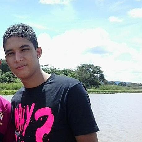 GherikyRommenik's profile picture. O que vale na vida não é o ponto de partida e sim a caminhada. Caminhando e semeando, no fim terás o que colher.