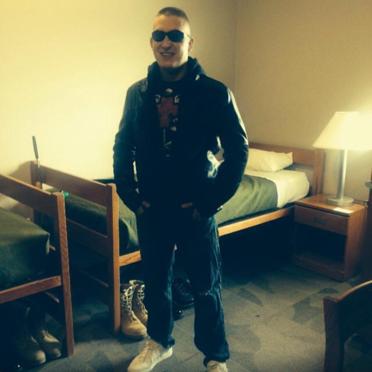 I'm 20 years old! Sw(198 Pounds) Cw(172 Pounds). Im in the Army and I am a combat medic!