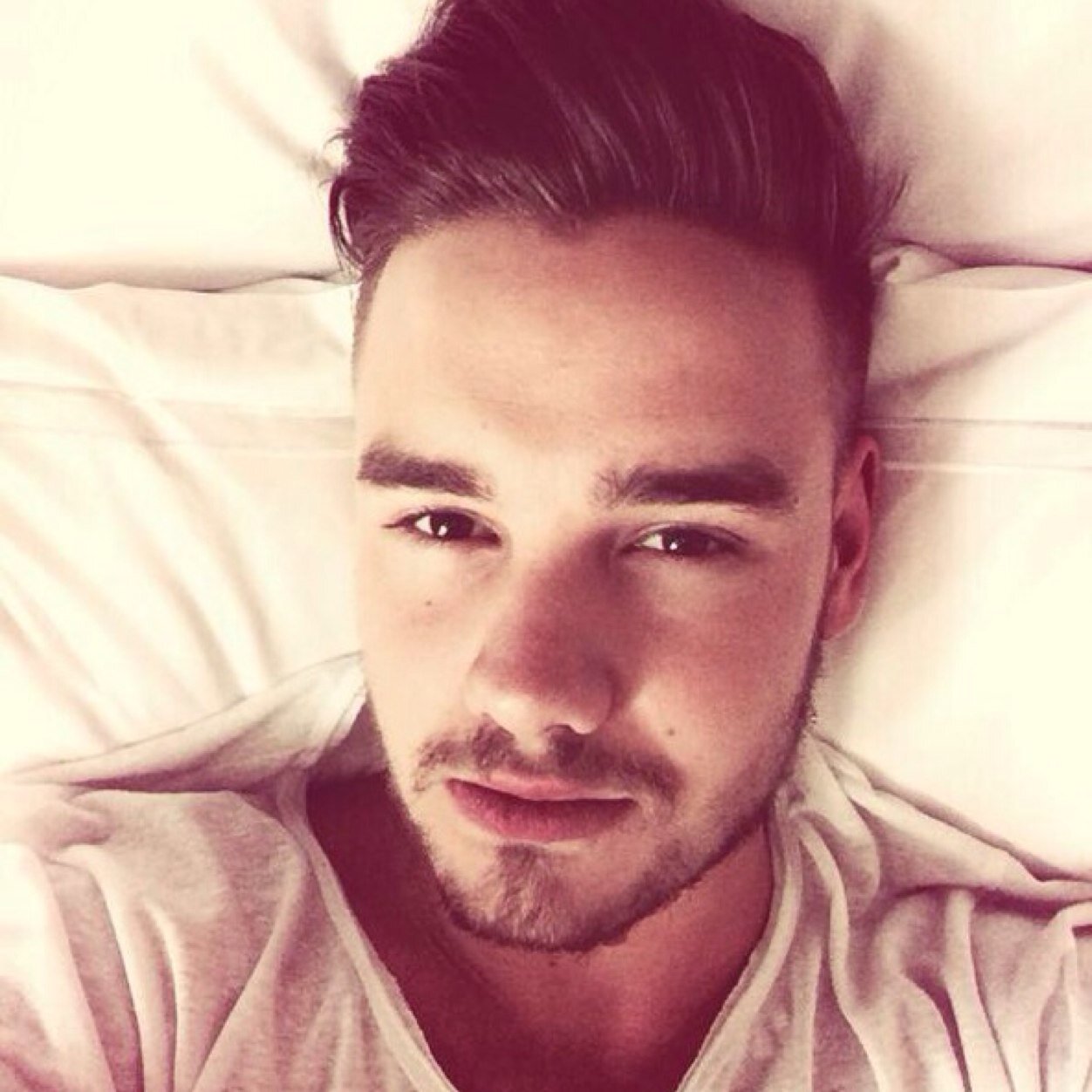 ♡ you just got a free follow, so follow @caylenuggets and @5sexofpayne please ♡