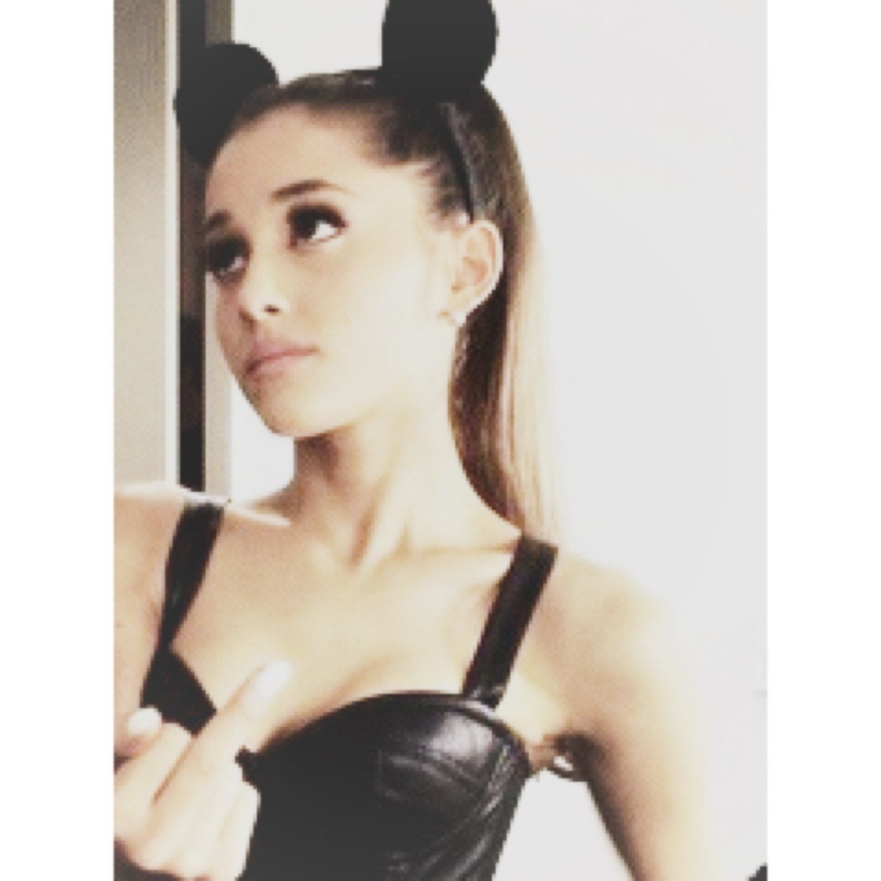 bxteraroyalty's profile picture. ♡ tell me who's gonna love me when you're gone ♡