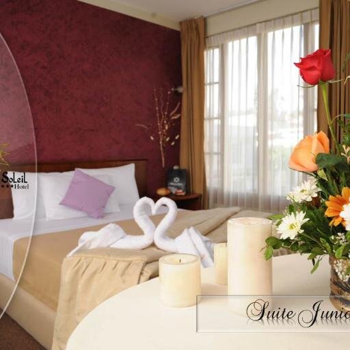Somos un hotel afincado en la ciudad de Arequipa, en el tradicional e histórico barrio de San Lázaro.
Puedes ubicarnos en Pasaje Violín 100-102, San Lázaro,