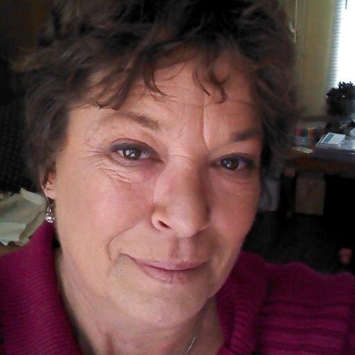 Viet Nam Era Navy veteran, mom of 5, Nana to 21! Lucky me :-)