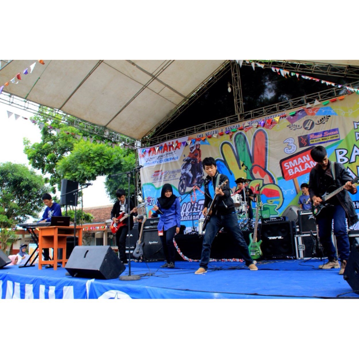 AvolutionBand's profile picture. Personil : @VianaJuwita @Abdulazizahbr @Winnando @SilvanoAdharana @Harun_Ahbr @Aby_Drummer |Utamakan Solidaritas dan berdoa!!! 10Sept'13