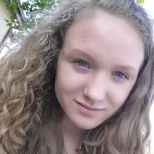 Hello, I'm Iva, I'm 13 and I'm from Slovenia. I love music and I love One direction. Follow me, and I'll follow you back.
