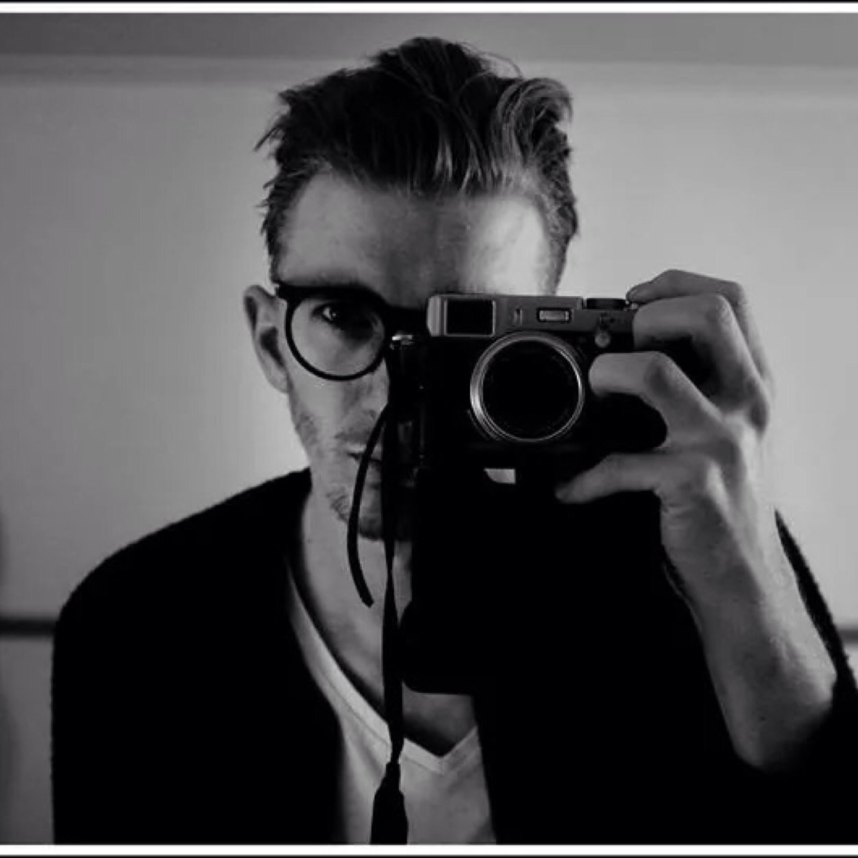 AdamScarth's profile picture. Freelance Cinematographer 

http://t.co/YTfgltvLYX