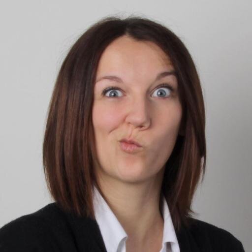 30 years old. UI/UX designer. Loves infographics.