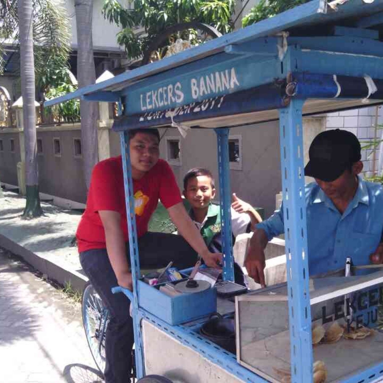 okkyimanuel's profile picture. Jesus holds my future, but I'm the one who will make it.