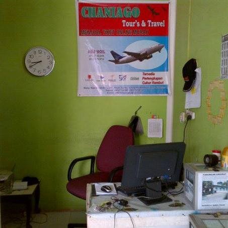 Anak nalayan mambaok cangkua, mananam ubi ditanah darek. Baban sakoyan dapek dipikua, budi saketek taraso barek.