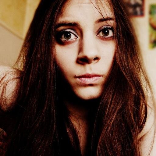 — У тебя руки ледяные.
— Это от сердца.