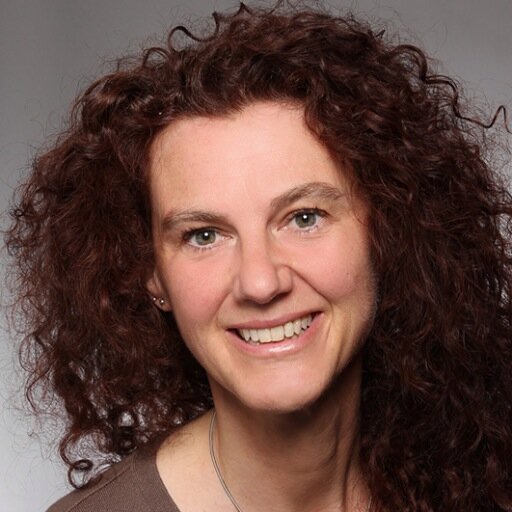 Paar-und Einzel-Coaching
( ....interessiert an Kommunikation im Allgemeinen und Social Media im Speziellen..)