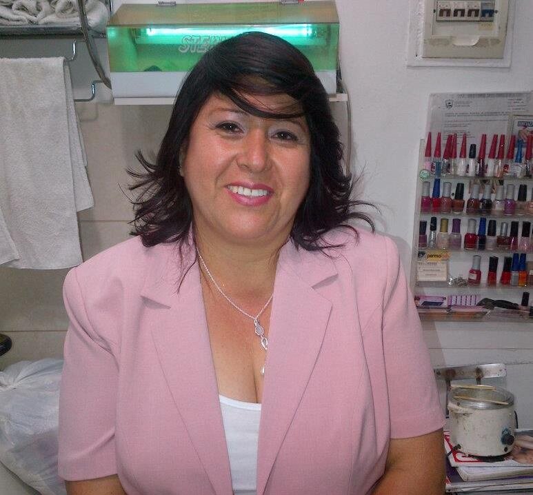 soy madre de familia de 52 años  de edad
pertenezco al Movimiento Juan 23  participo  en la Renovación Carismática, trabajo en la Municipalidad de Barranco,