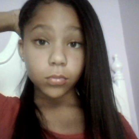 Girl with a good sense of humour . Goes to Laerskool Jan Van Riebeeck . Loves Justin Bieber and BFF's a lot