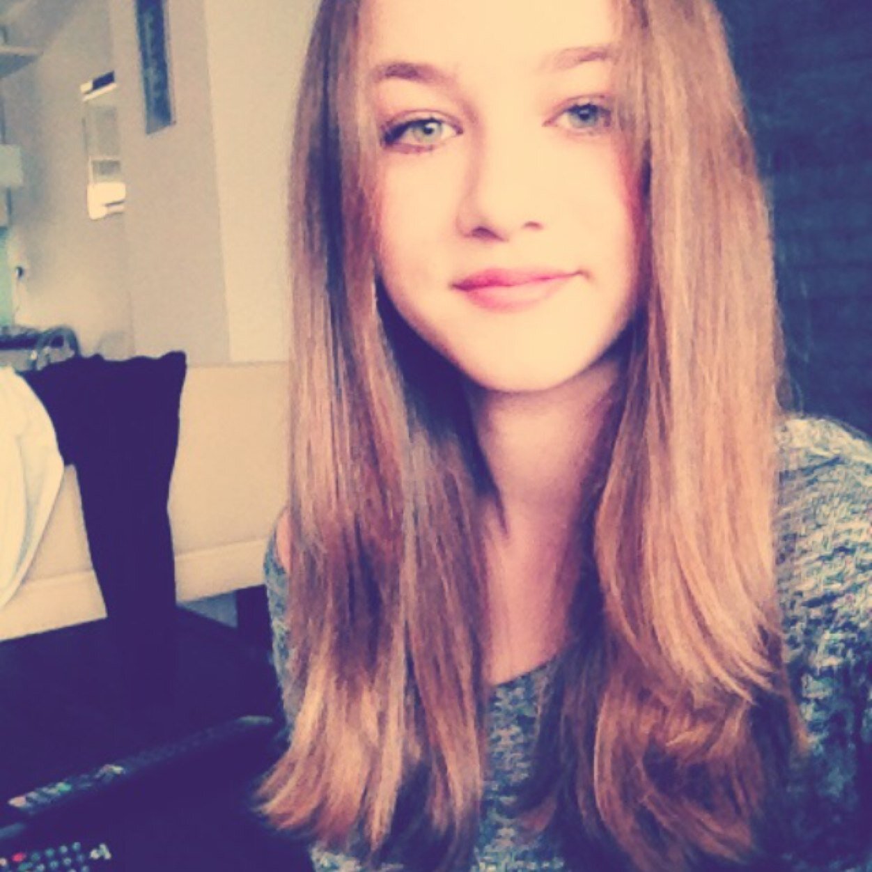 Hi xx I'm Lithia. PIZZA!! I love playing football, singing and writing songs:)