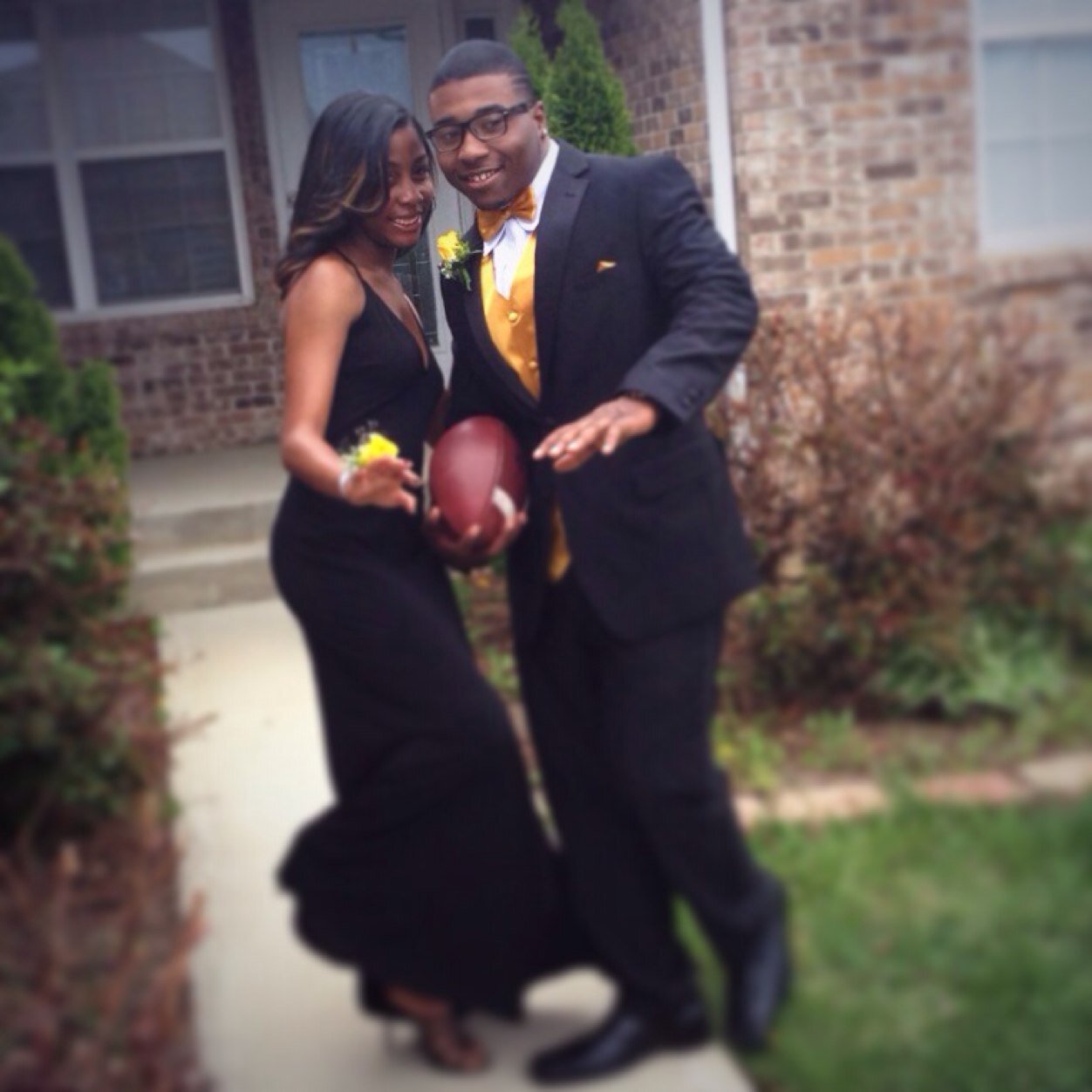 My girlfriend thoo❤️❤️❤️3/28 ..Just a youngin chasing my dream my family,grades ,and football #⃣9⃣ ✈️✈️waitn on my time.....http://t.co/Krq1QXTqHv…