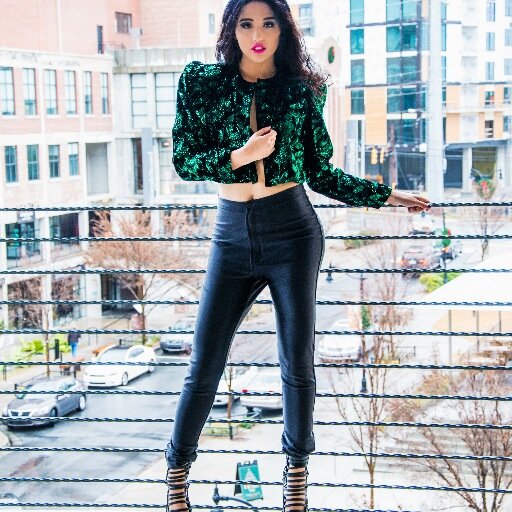 shopjadevintage's profile picture. 