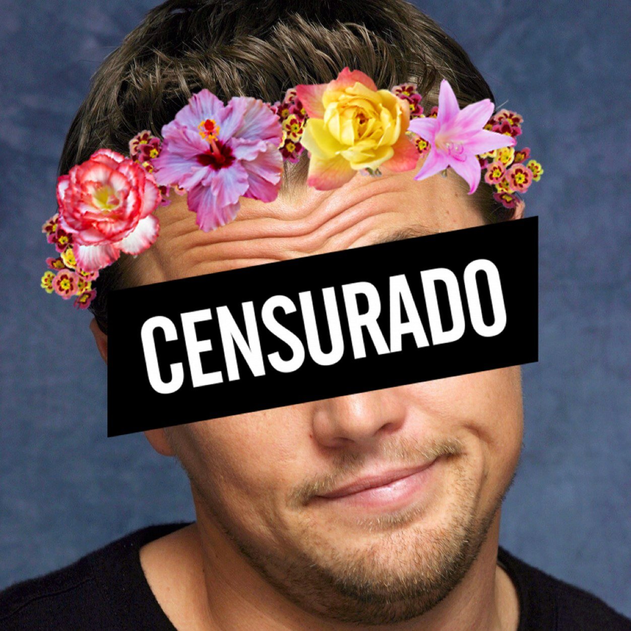 Soy el que se lleva la computadora al antro para tuitear. (PARODIA) HUMOR NEGRO.