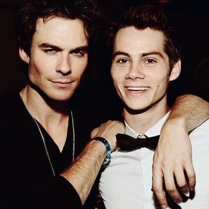 grupo de tvd e twolf no wpp, mande seu user e nome na dm e tire duvidas no ask