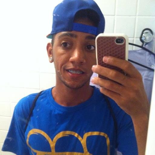 Louco, é ter que navegar sem nem notar quem tá do lado. Sigam