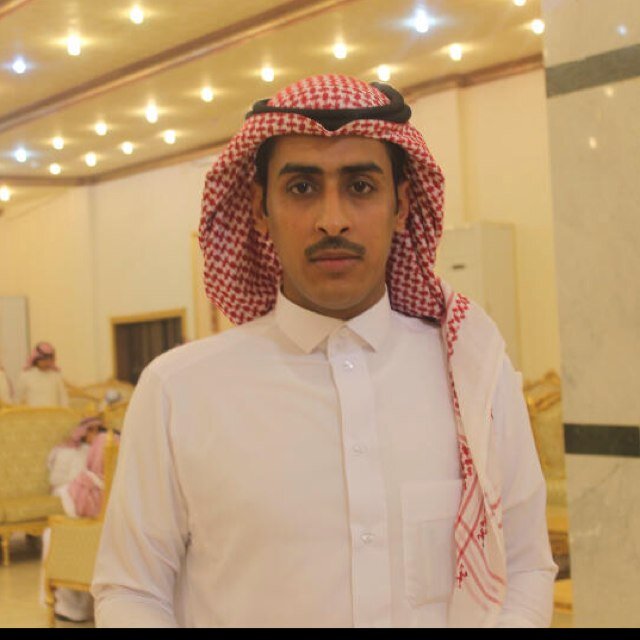 عآشق و حآب لٓ ؛ زعيم نصف الأرض؛ متذوق للشعر اعشق الجزاله - ولستُ بشاعر .