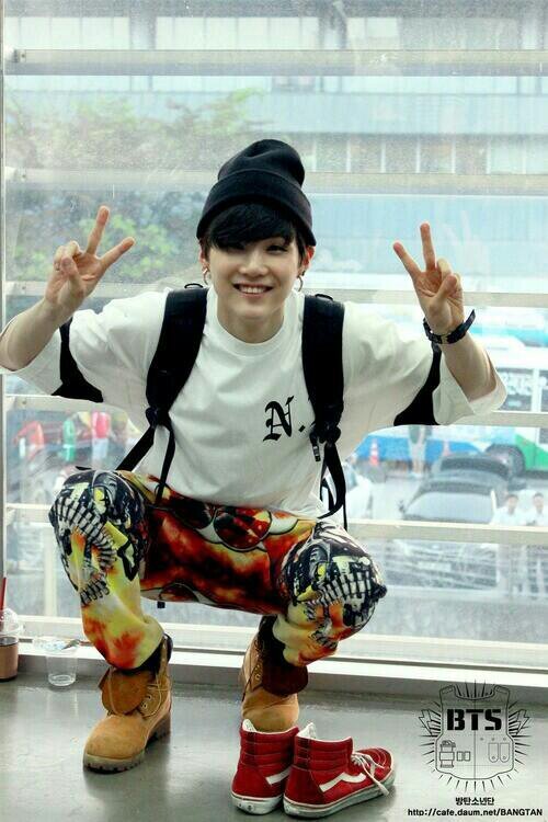 ฟอลฟรีครับ ถ้าคุณใจดีฟอลกับแอค @SUGA93OML นะคับบ แอคนี้ไม่ต้องฟอล รักคนรี