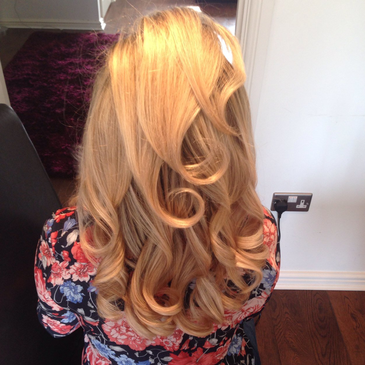 hairbysophiexx's profile picture. Fully qualified hairdresser 9years experience  specialising in hair extensions, colours for any enquires or appointments contact me on- 07506559173 Essex/London