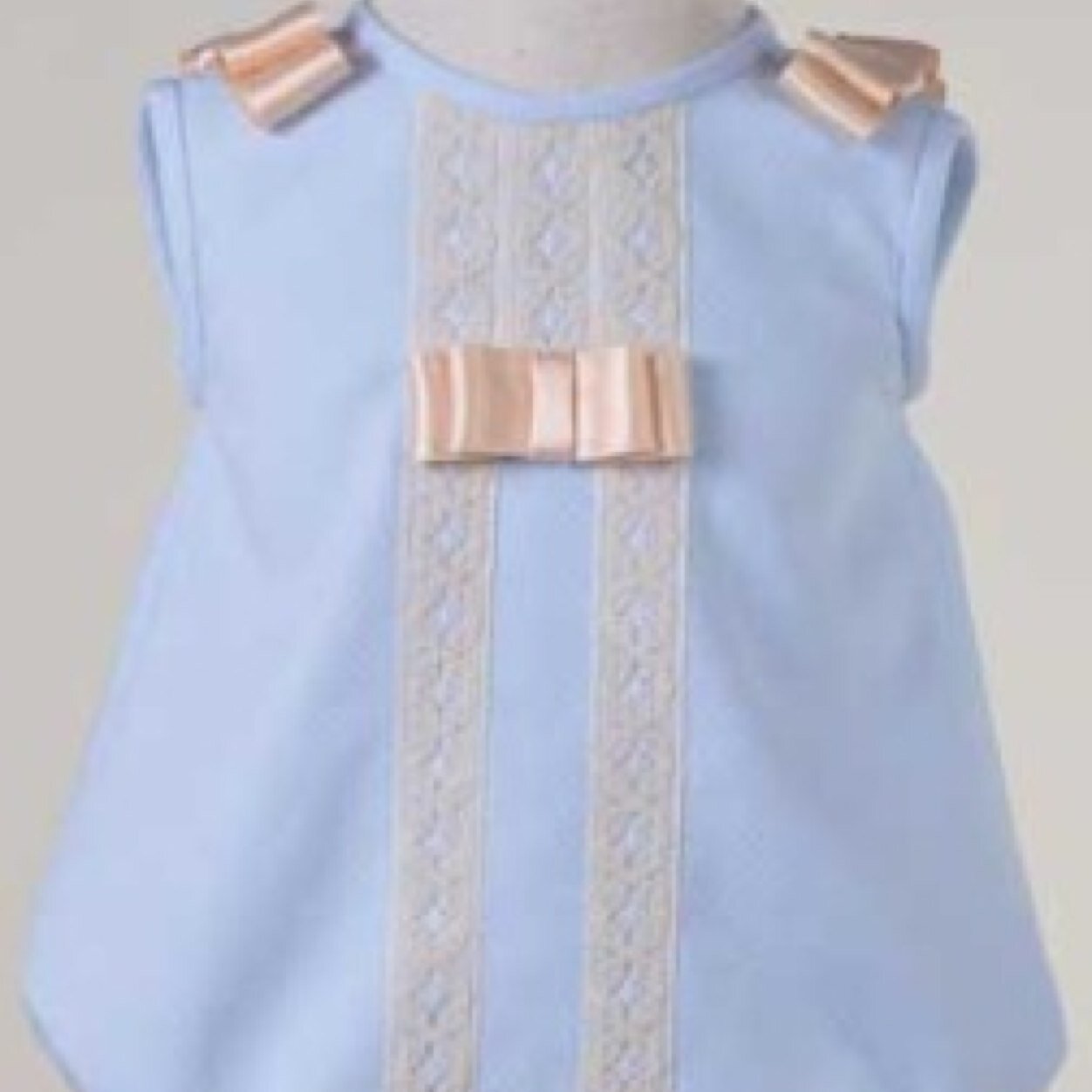 Bambino_Bibs's profile picture. Hi and welcome to Bambino Bibs, we specialise in Spanish children's clothes, Bibs & accessories Bambino_bibs@hotmail.com