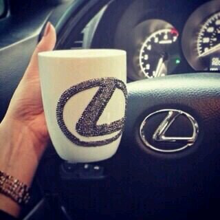 reem1uae1's profile picture. 