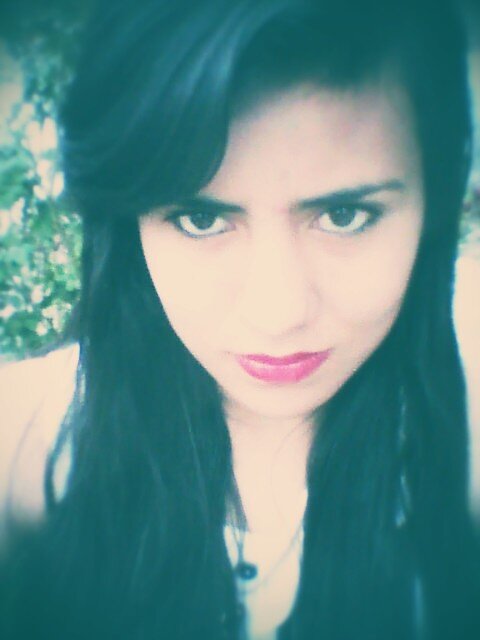 itzelaa96's profile picture. 