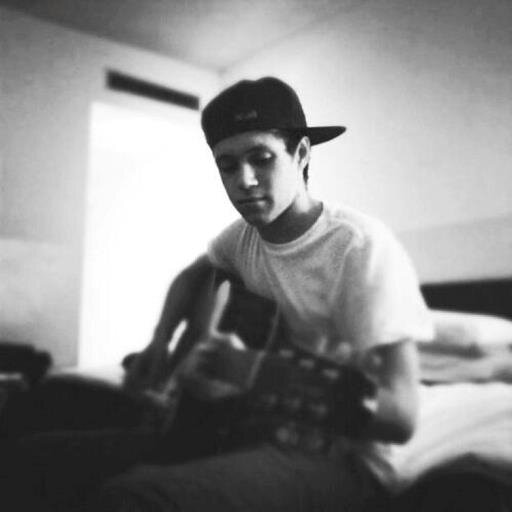 I like climbing trees ! NOW ! KETCHUP
 (Fan Account)
Love Niall Horan, Harry Styles, Liam Payne, Zayn Malik and Louis Tomlinson.