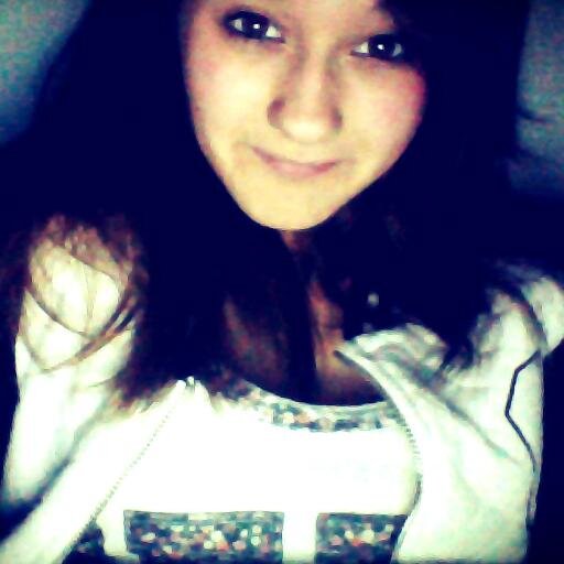 Marine, 16 ans Soutien a Zer, Djo, Predator, des rappeur love. ♥