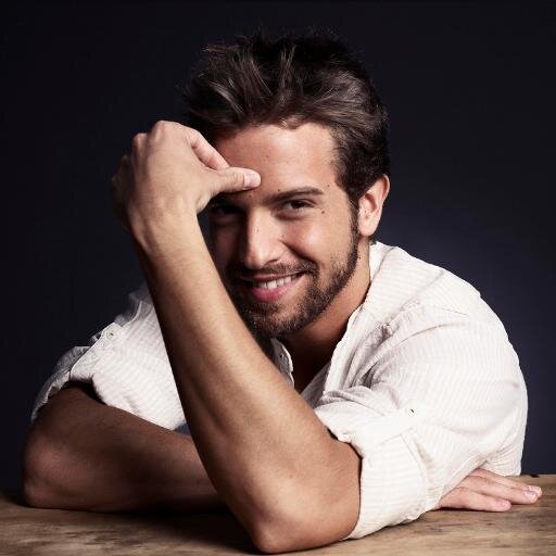 Club oficial numero 99999+ , seguirme si amais a este malagueño que derrocha arte por los 4 costados. @pabloalboran ♥♥
