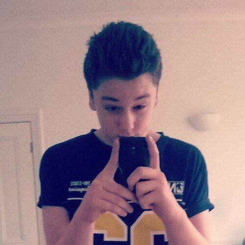 Following back every one back! Live life as you wanna live it not as other people want to!