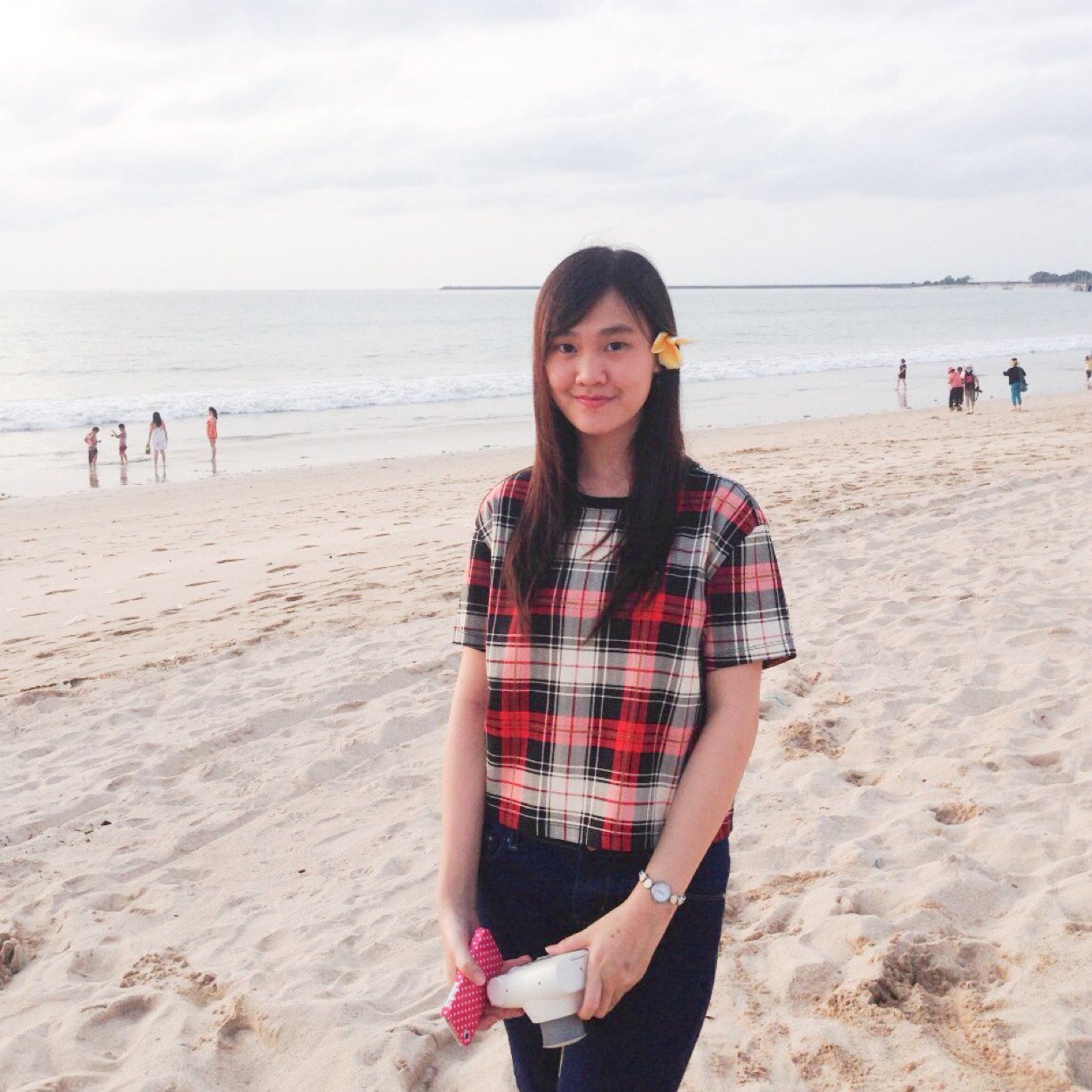 LisnaaSarii's profile picture. a girl should be like a butterfly; pretty to see, hard to catch