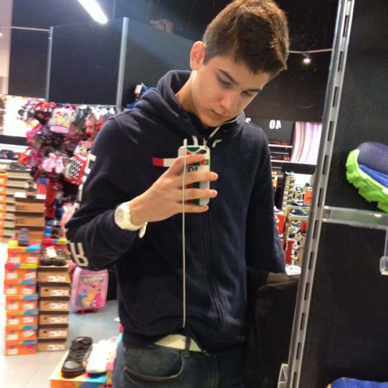 ou voce intimida o mundo ou o mundo intimida voce
Amo minha mior