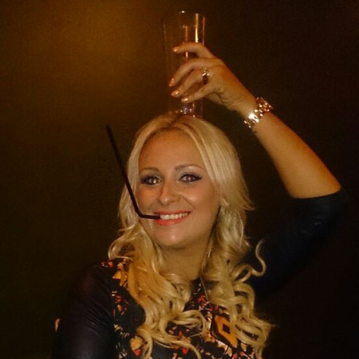 Shoes, shopping, my boys, all things pink, diamonds, sun, cooking and socialising are a few of my favourite things! Love life and it will love u back! Mwahhh xx