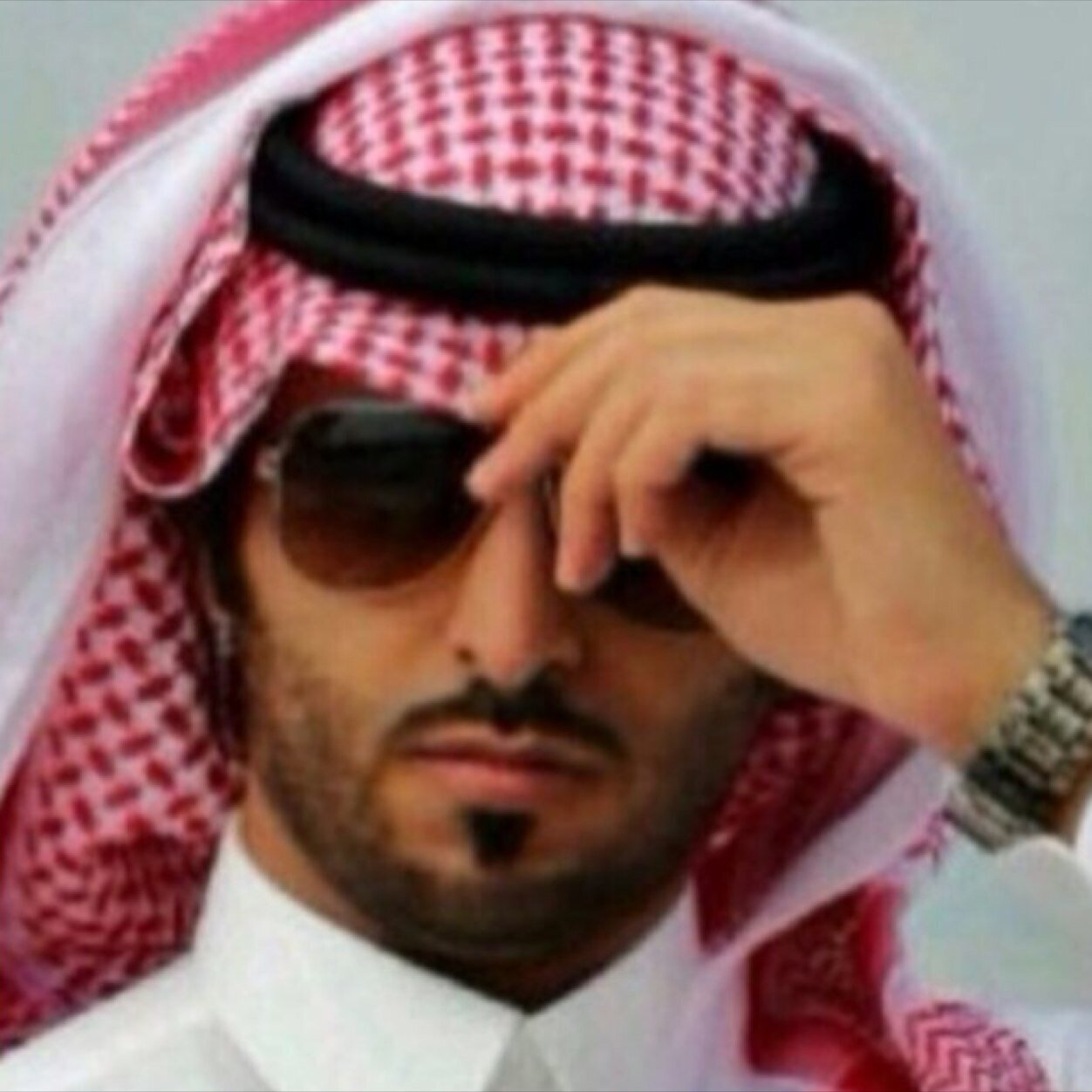 انا وإن كنت الاخير زمانه.
 لآت بما لم تستطعه الاوائل.