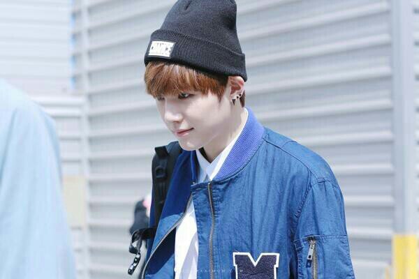 ฟอลฟรีแอดที่3 คุณใจดีฟอลกลับแอคหลัก @SUGA93OML นะถ้าใจดีสวยและหล่อ  รักคนรีชู๊บๆๆๆ