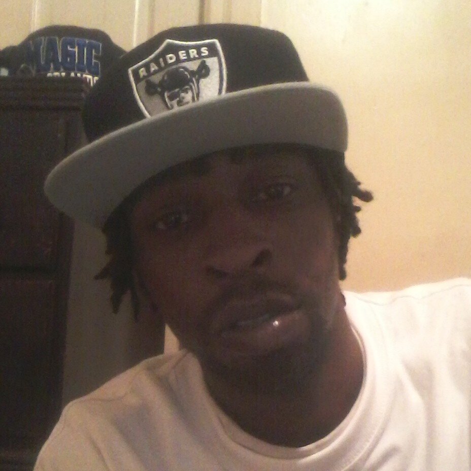 Drug game fucked up but u cant blame me my bitch on tha greyhound taped up wit a couple keys....KR