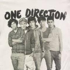 myworldmypayne's profile picture. zayn tava drogado quando pediu aquele cosplay do chucky em casamento