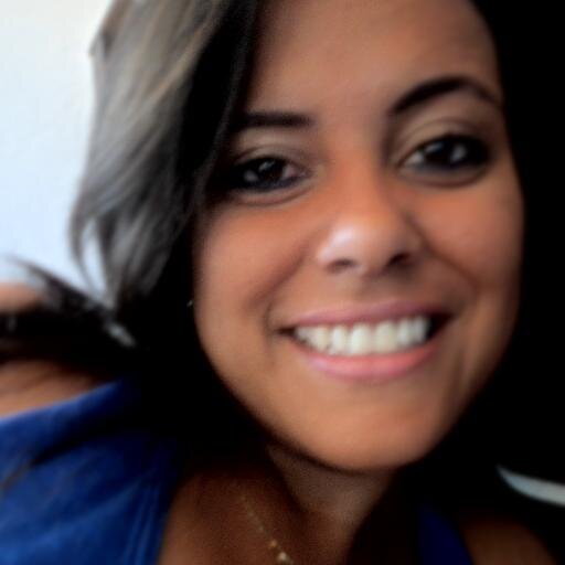 Tenho 20 anos de idade, estudo Administraço de Empresas. Gosto muito de estudar, valorizo os amigos que tenho e gosto de fazer novas amizades...