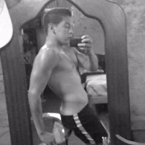 SI DE PODER Y NO PODER SE TRATA YO PUEDO YO SOY Y SOY LO Q YO QUIERO SER. SIGUEME Y TE ENAMORARAS