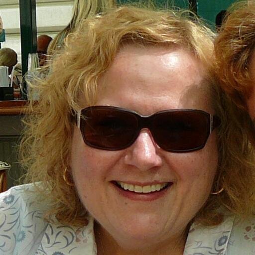 Recovering Web Marketer - I ❤️SEO, Social Media, Theatre, Music, Stars, Photography, Gardening, Esoterica & Hockey. Tweets my own.