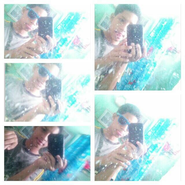 W/ Romeo santos cancioncita de amor......... Y odio  :p :p my music faborite ;) with or without you!!!!!!! Te amo ana paula i love you